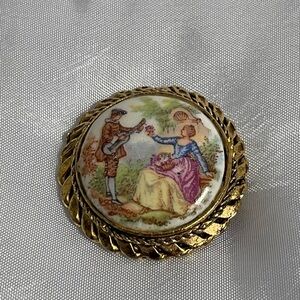 Vintage Fragonard Courting Couple Porcelain Cameo Brooch